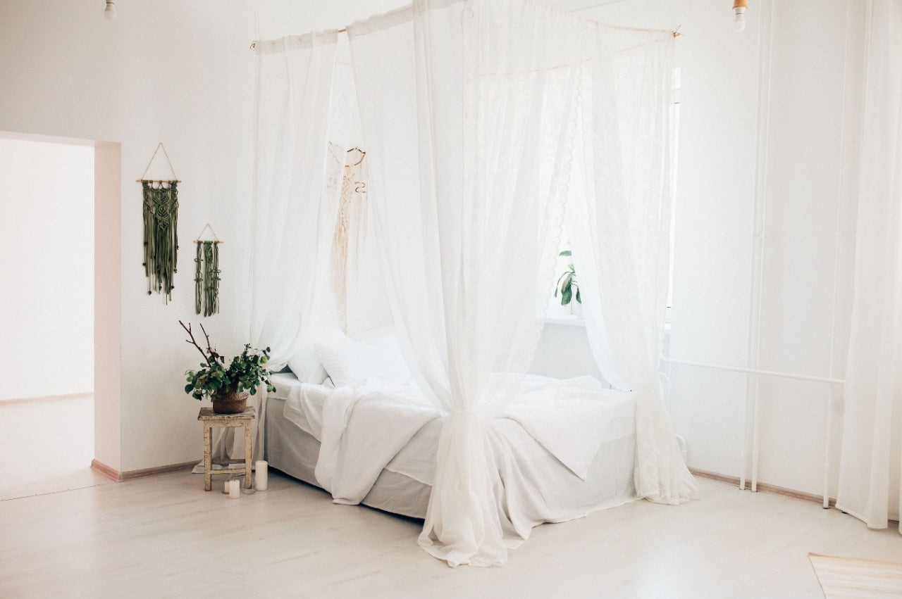 Four-Poster Beds vs. Canopy Beds