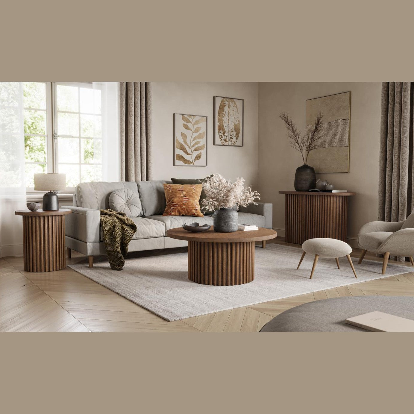 Auden Round Fluted Oak Side Table – Chestnut