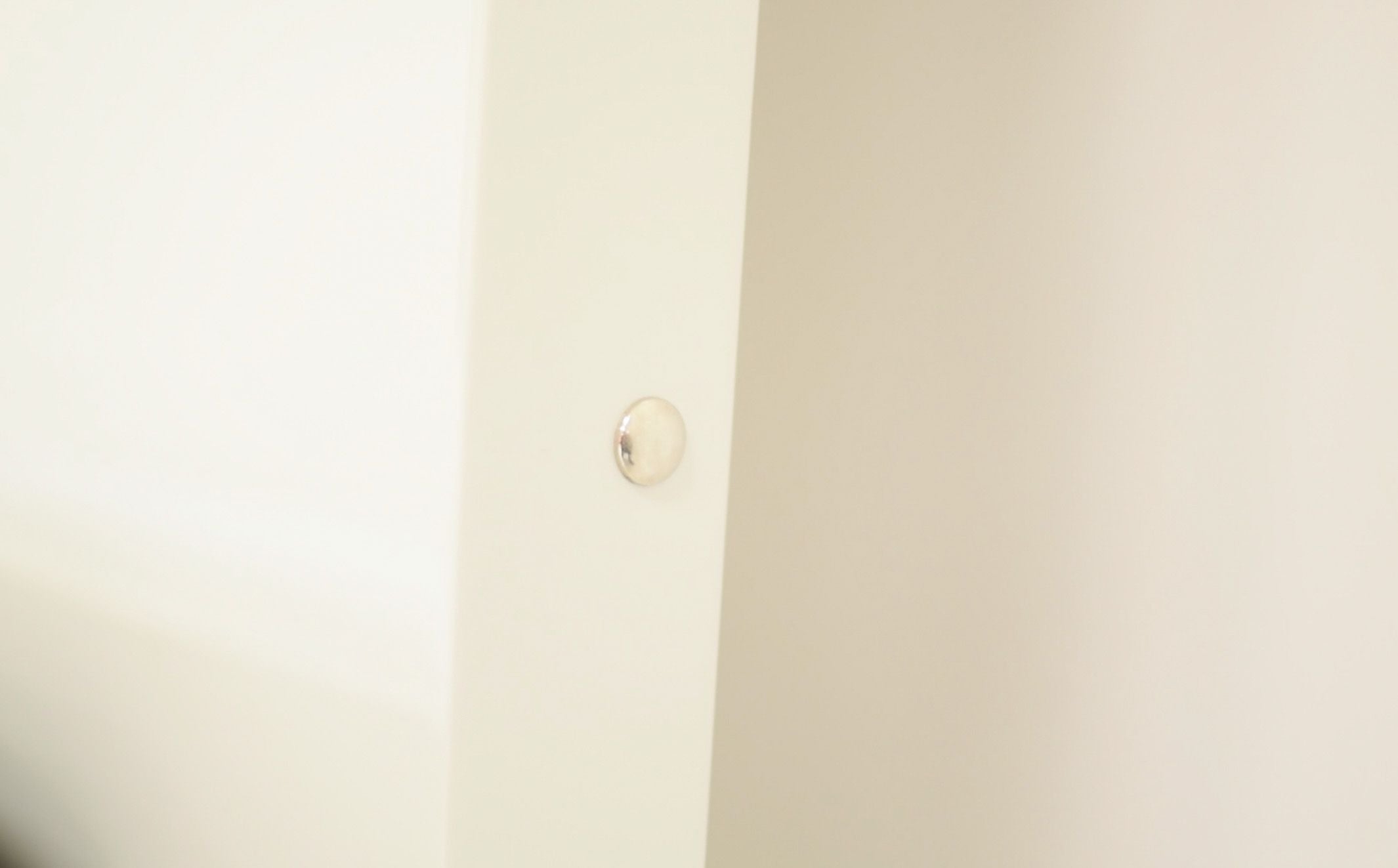 Benson Grey/ Brown Glossy Finish King Bed no storage