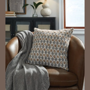 Dainwick Pillow (4/CS)