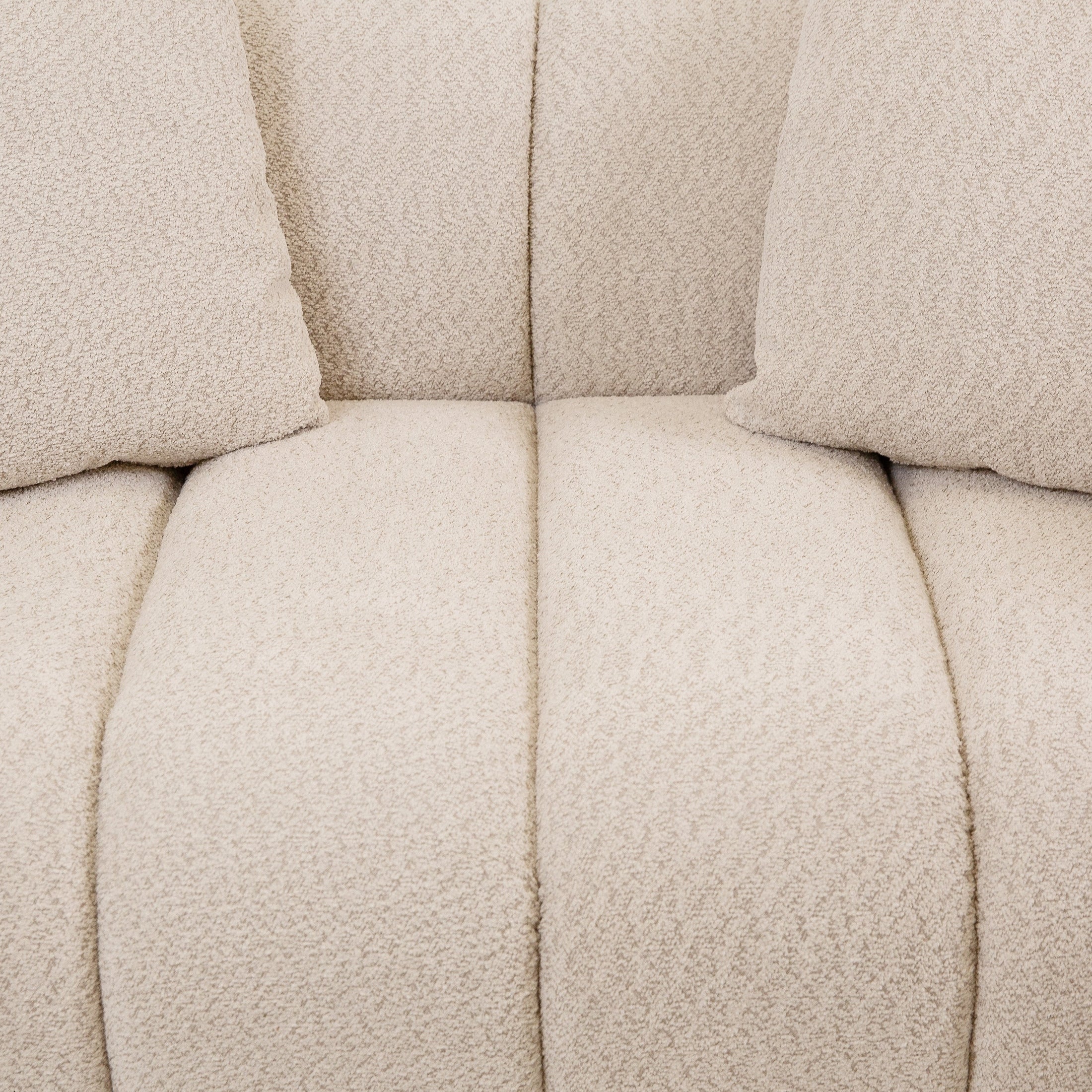 Adonis Loveseat w/2 Pillows - Camel