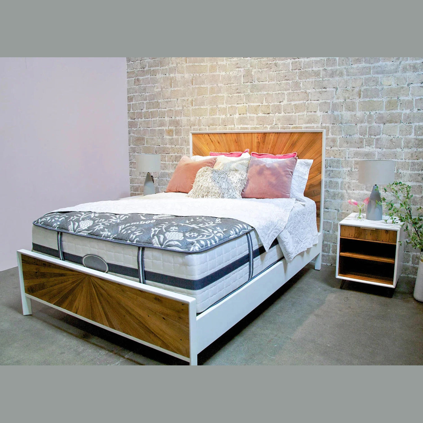 Draycott King Bed