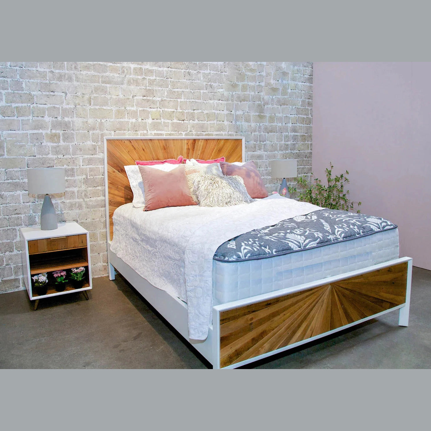 Draycott King Bed
