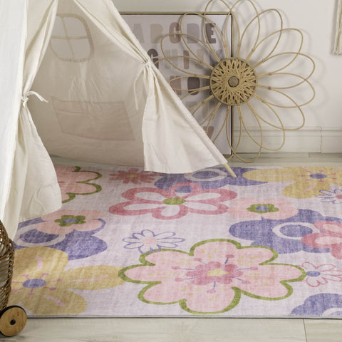 Blush Bloom Daisy Patterned Rug in Pink