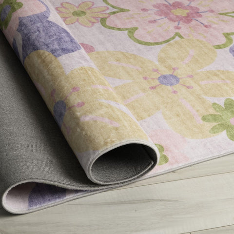 Blush Bloom Daisy Patterned Rug in Pink