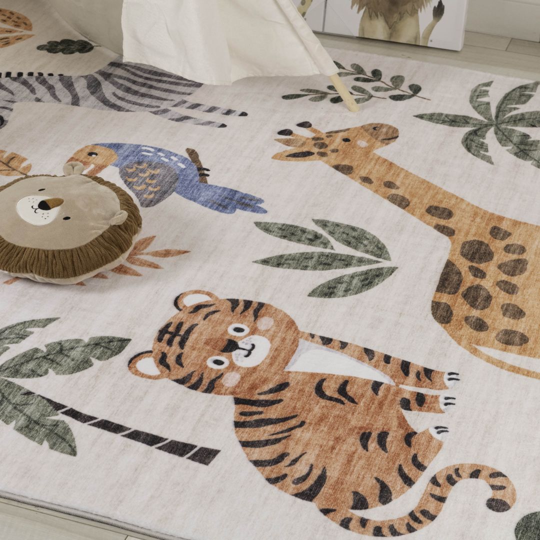White Daisy Garden-Inspired Accent Rug