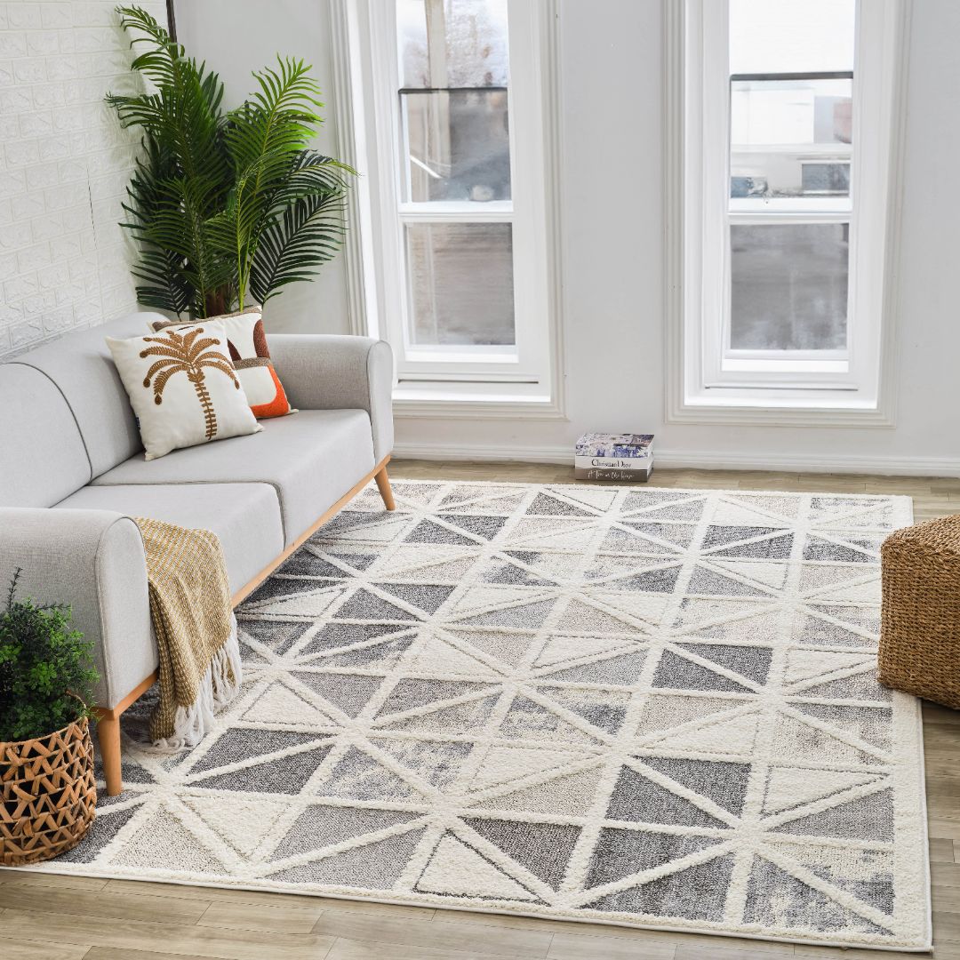 Valencia White Ornate Vintage-Inspired Area Rug