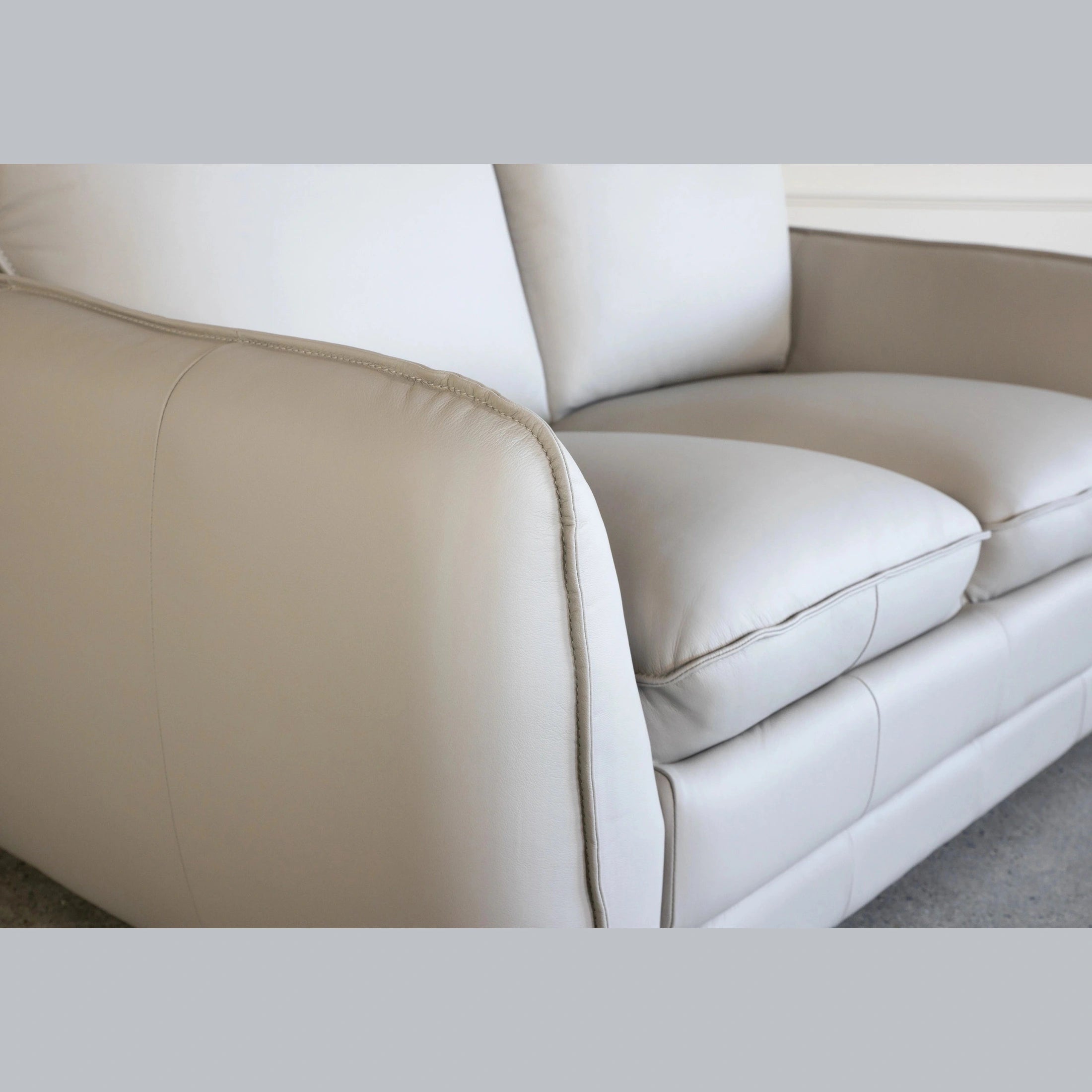 Merino Genuine Leather Loveseat