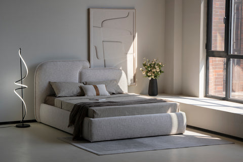 Rialto Upholstered Queen Bed with Hydraulic Storage