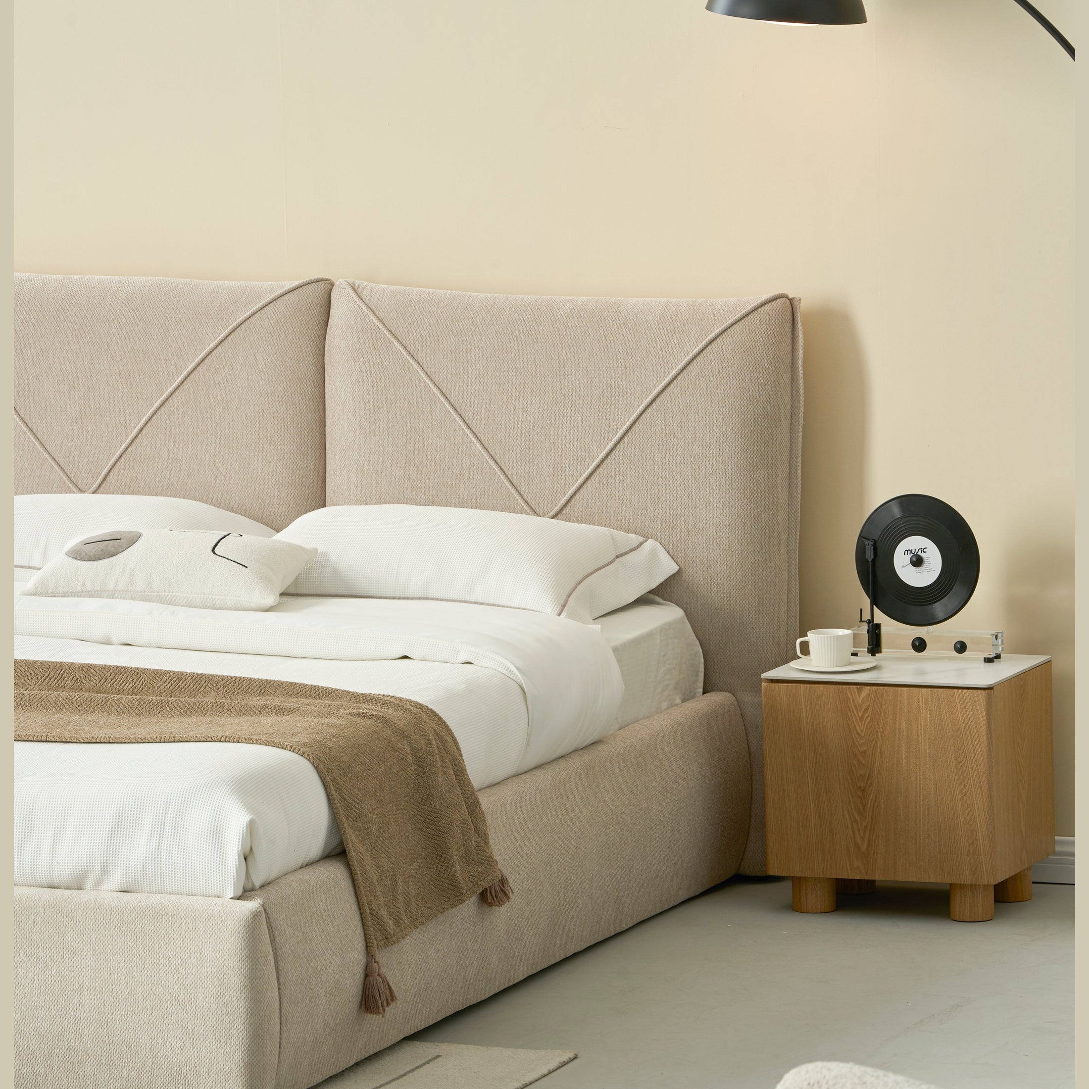 Aleksey Uphostered Bed Queen