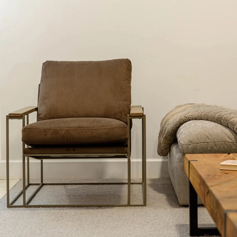 Quelis Club Chair