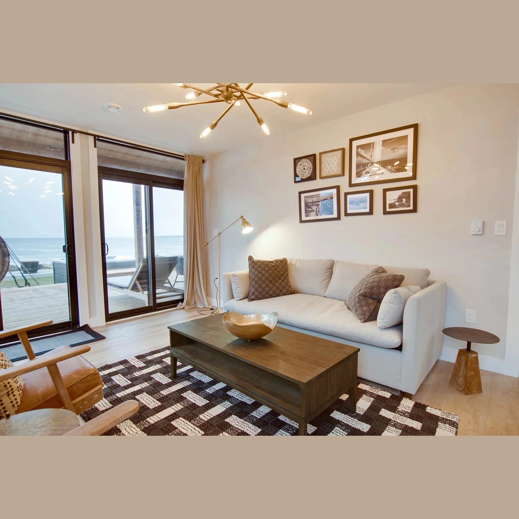 Ciro Coffee Table w/ Lift Top