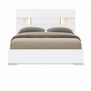 Yulie Glossy White Queen Bed