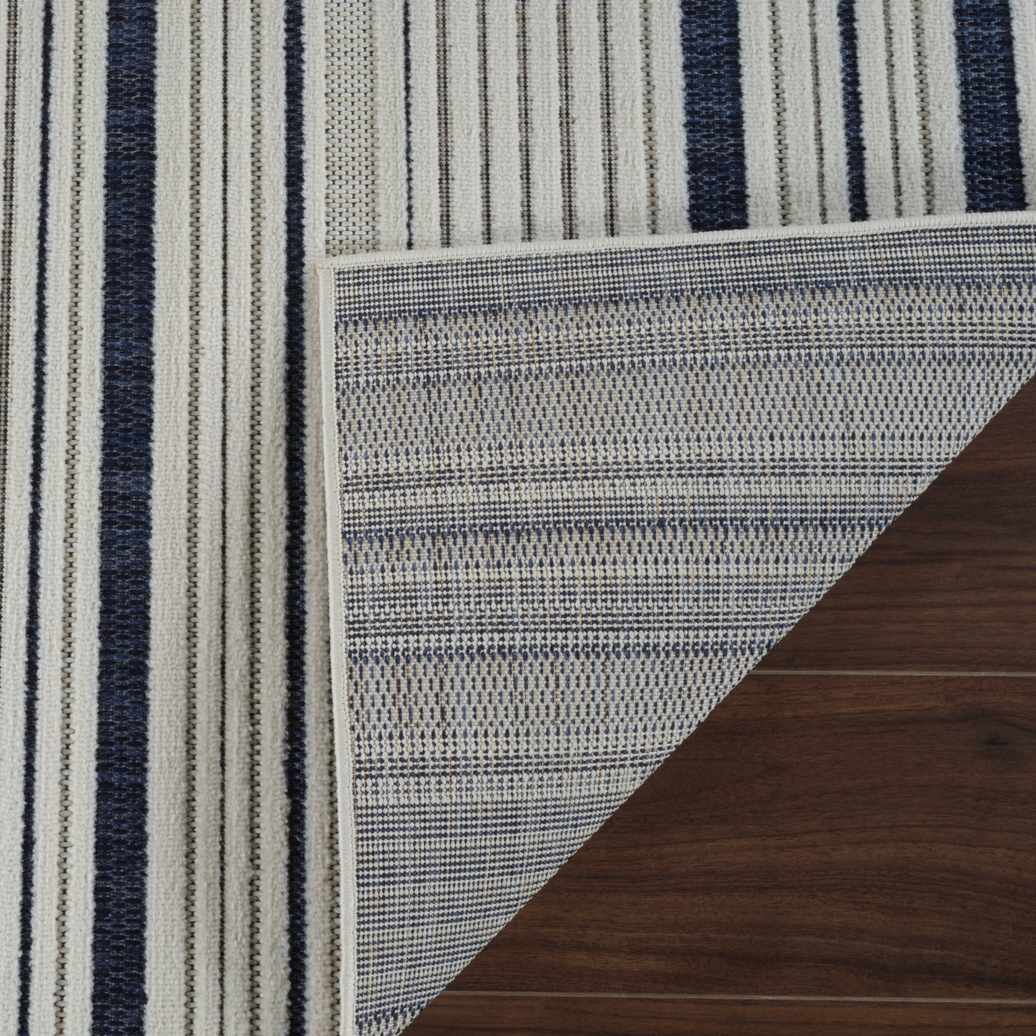 Aurora Cream Modern Rug – Navy Accent Stripe Design