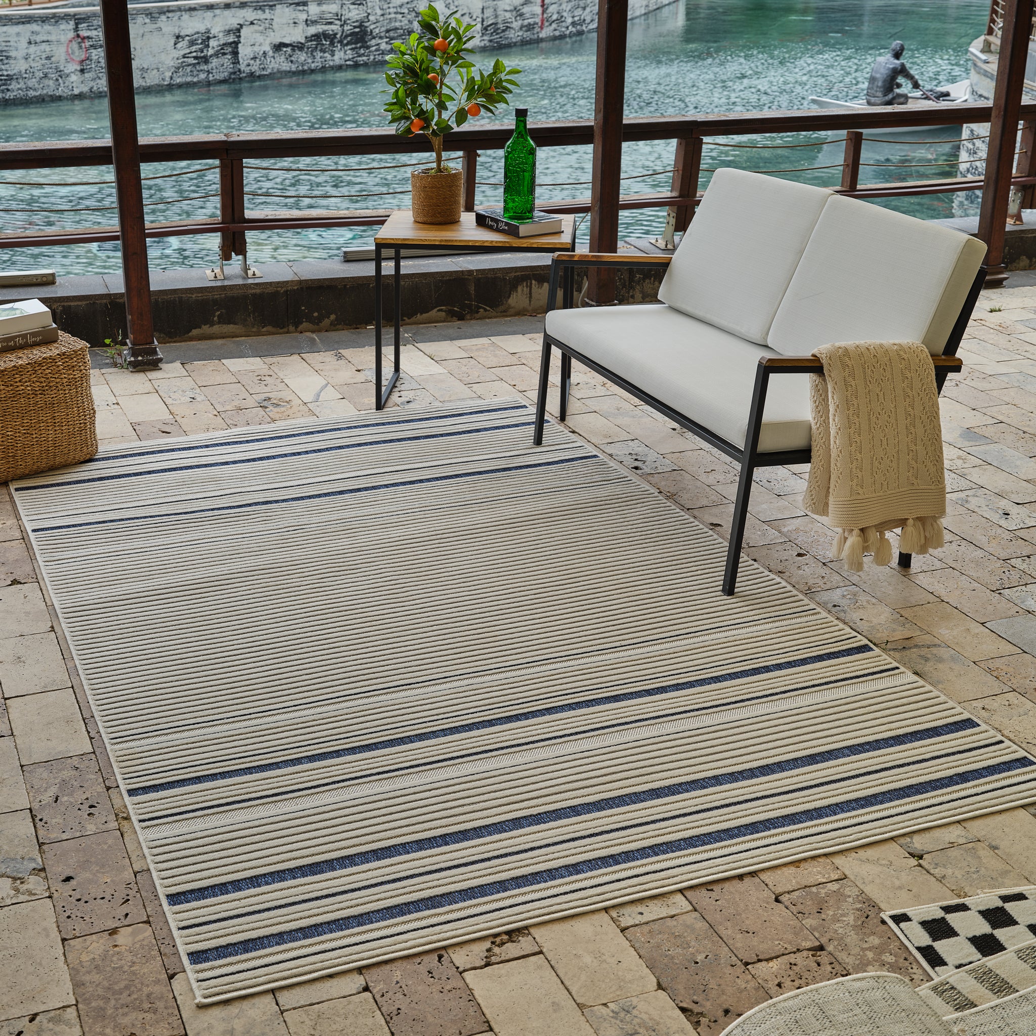Aurora Cream Modern Rug – Navy Accent Stripe Design