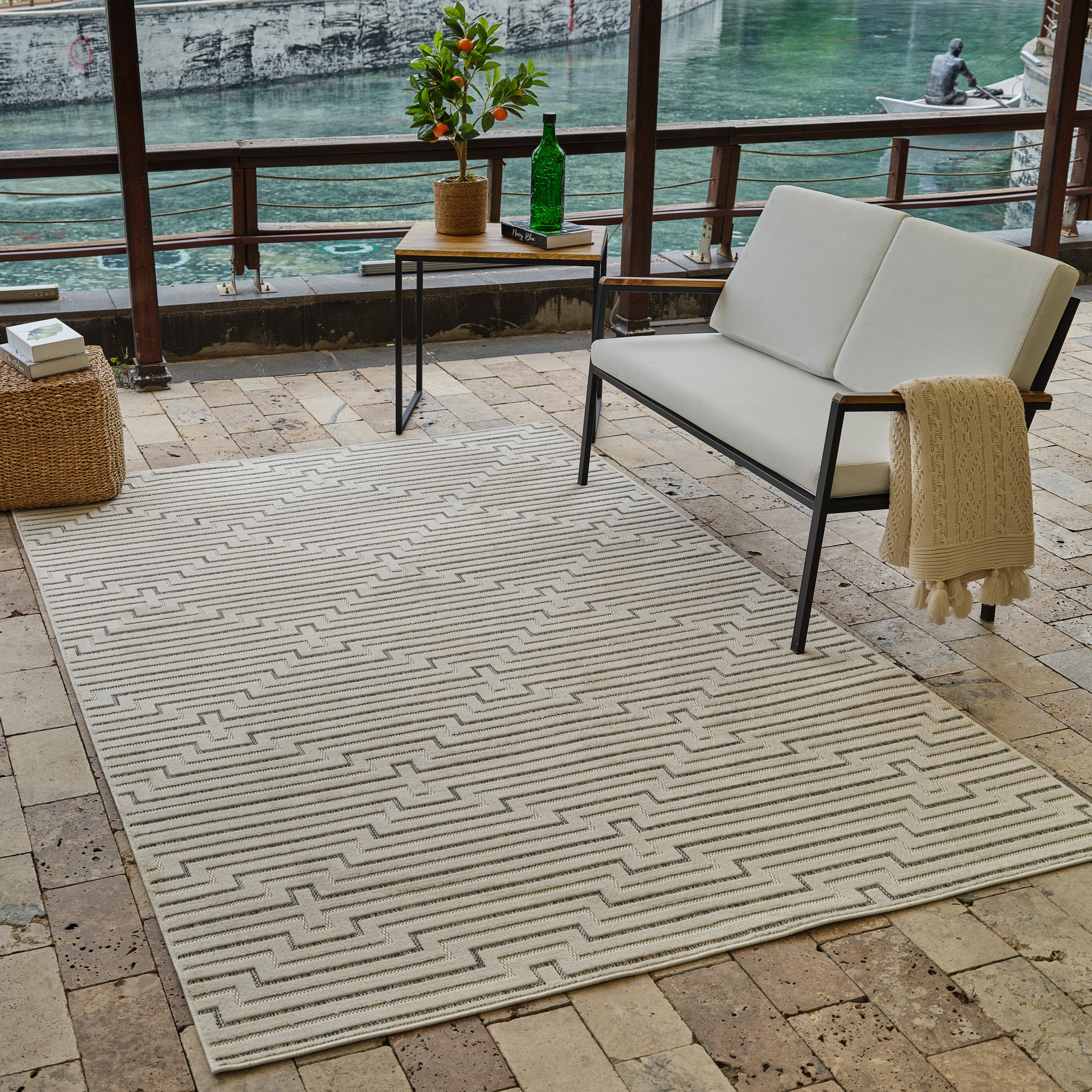 Aurora Cream Modern Rug – Stepped Geometric Pattern