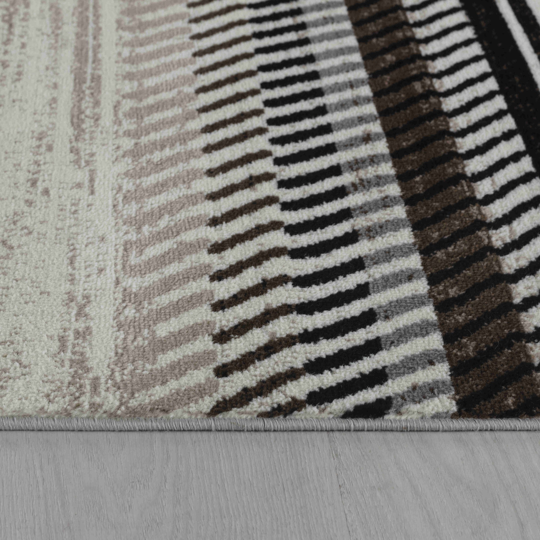 Hamilton Cream Medallion Motif Traditional Rug