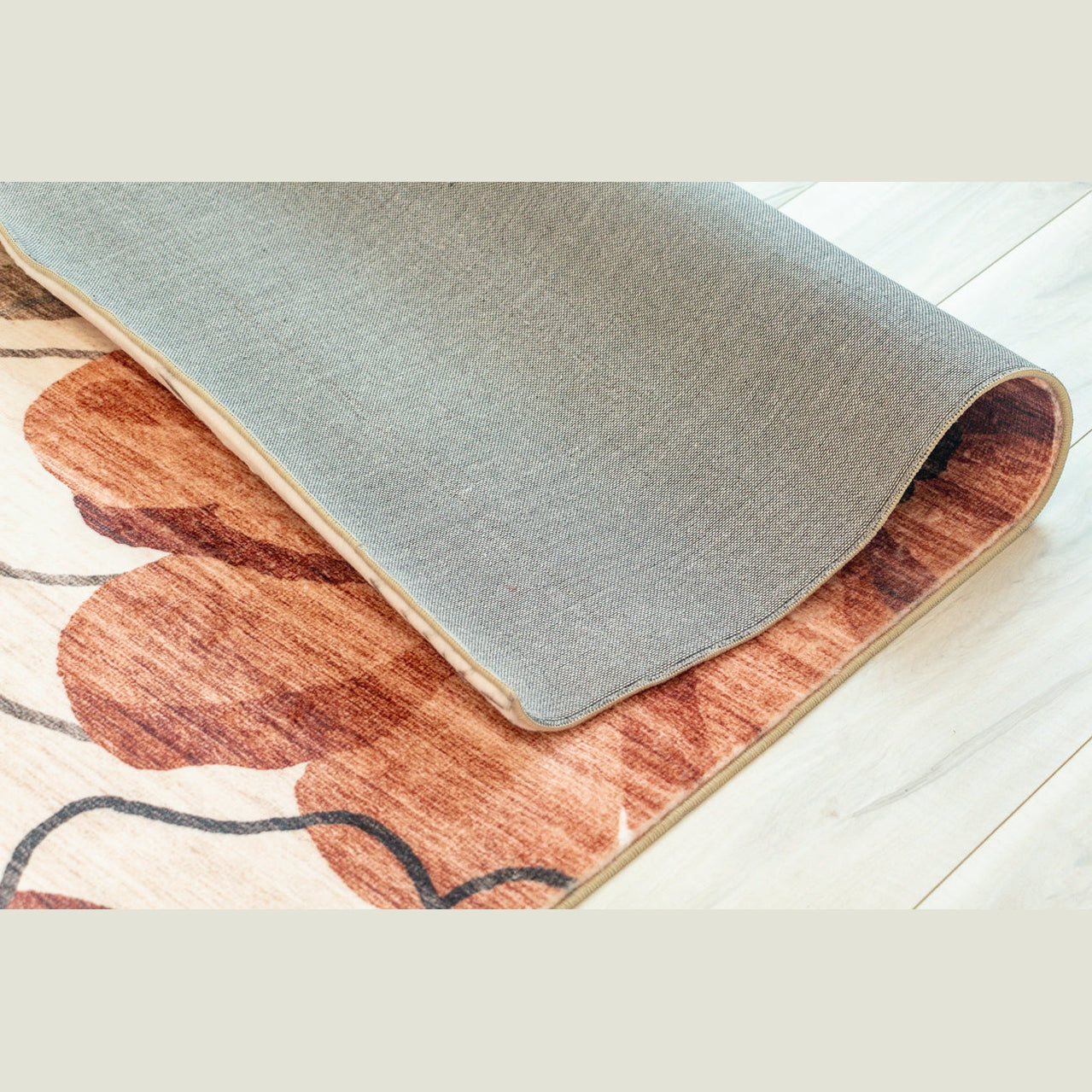Lily Cream Elegant Vintage-Inspired Rug