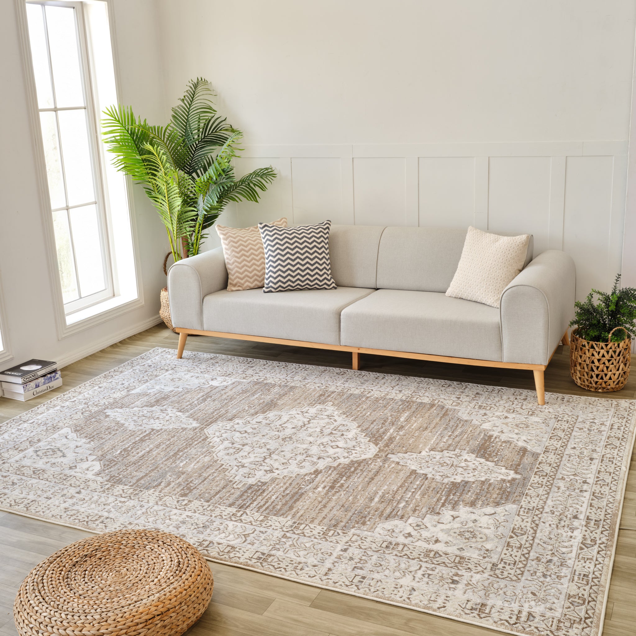Nairobi Beige Medallion Rug – 5x8