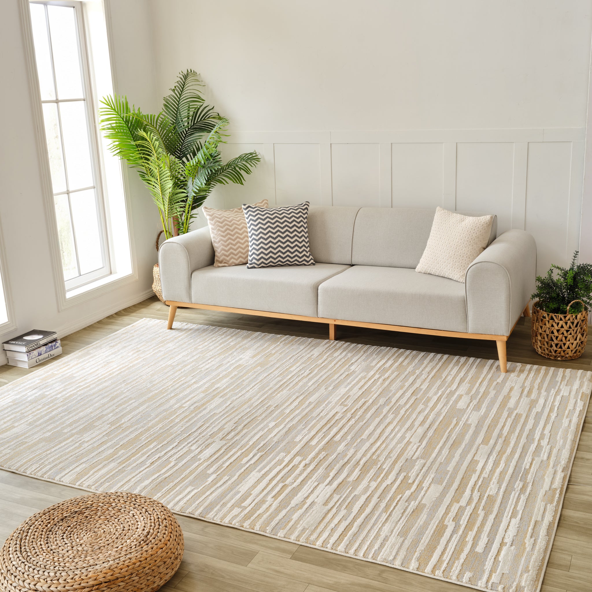 Nairobi Cream Vintage-Inspired Floral Area Rug
