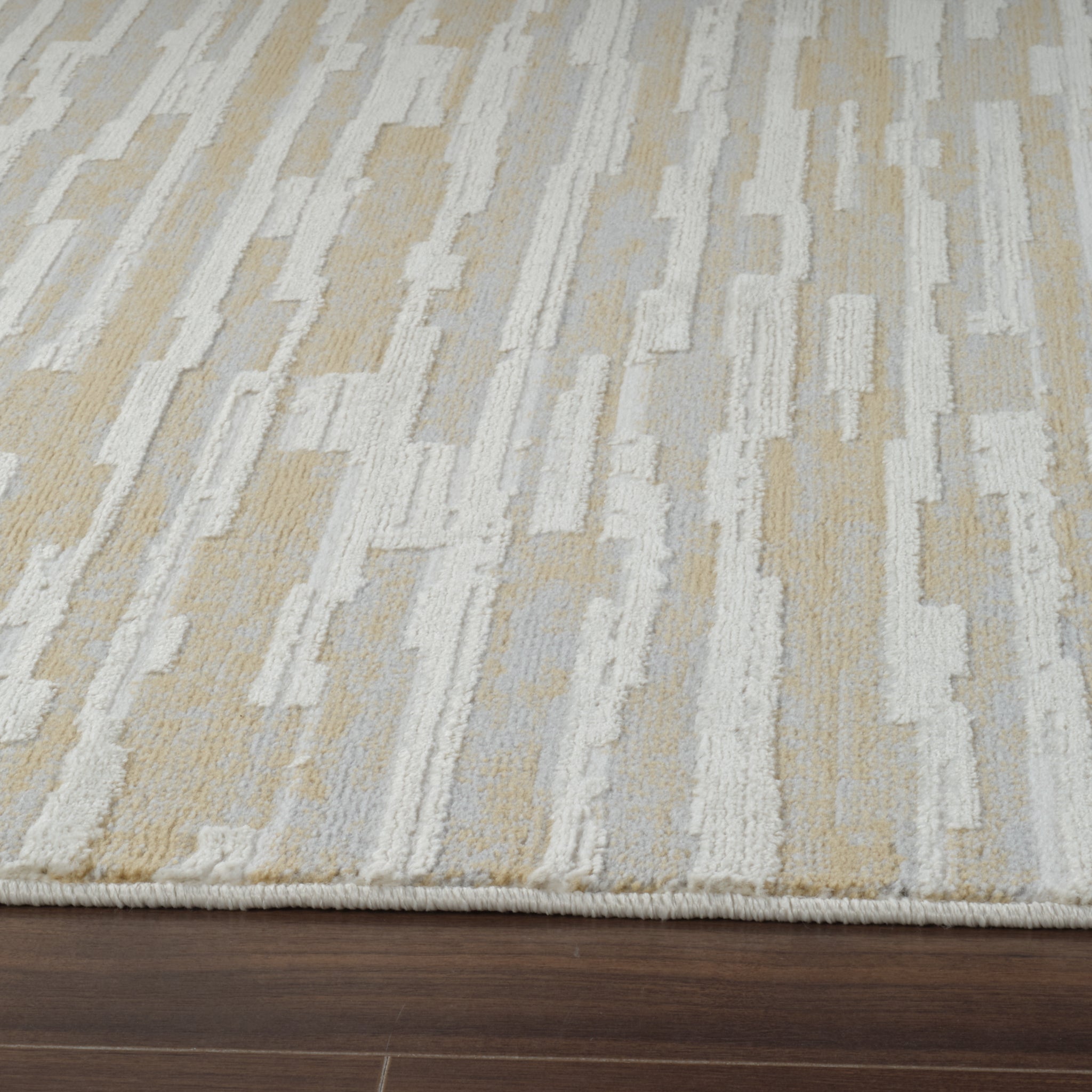 Nairobi Cream Vintage-Inspired Floral Area Rug