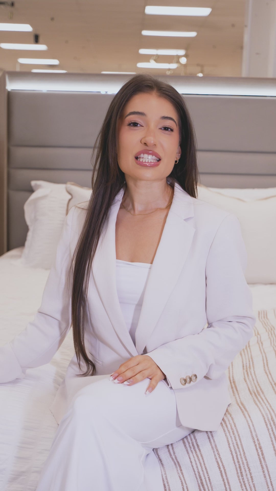 Load video: Elvira 6 Drawer Dresser