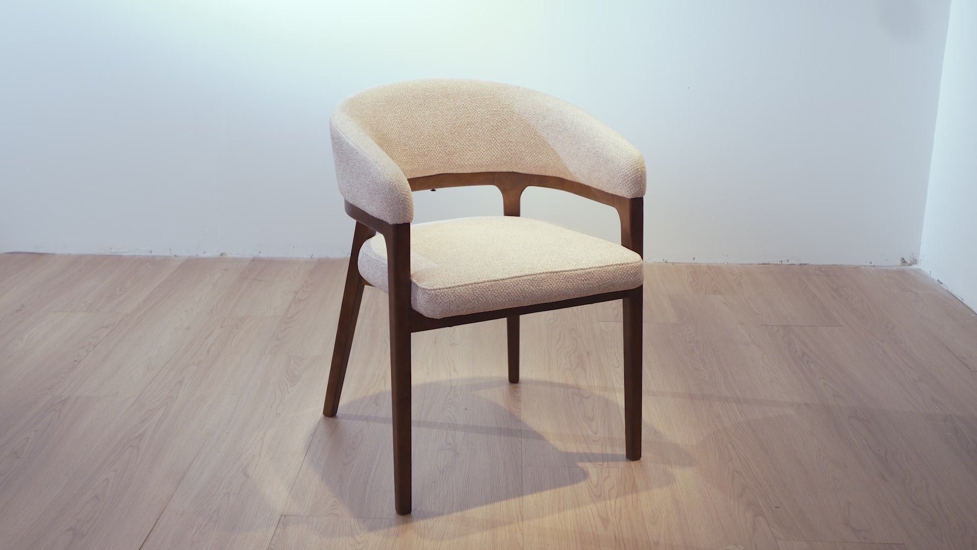 Load video: Ella Dining Chair - Beige Velvet