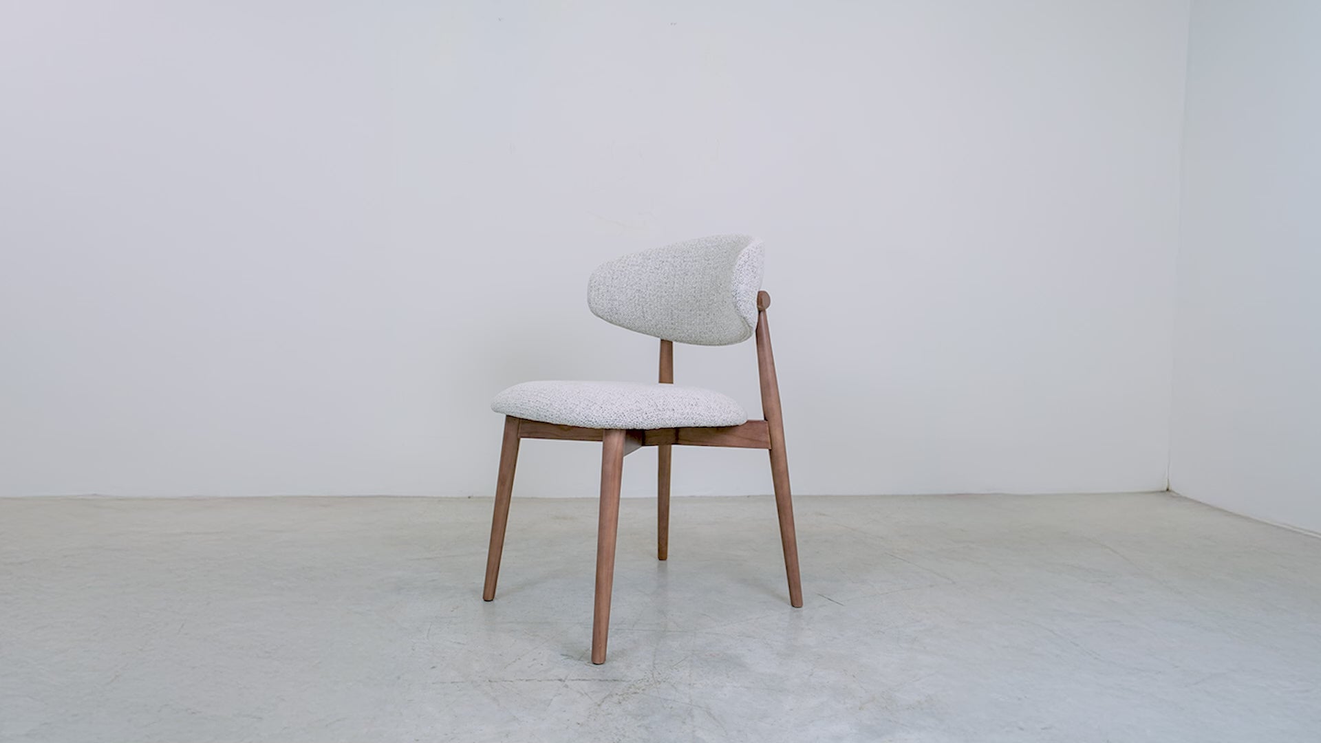 Load video: Nikari Dining Chair - White