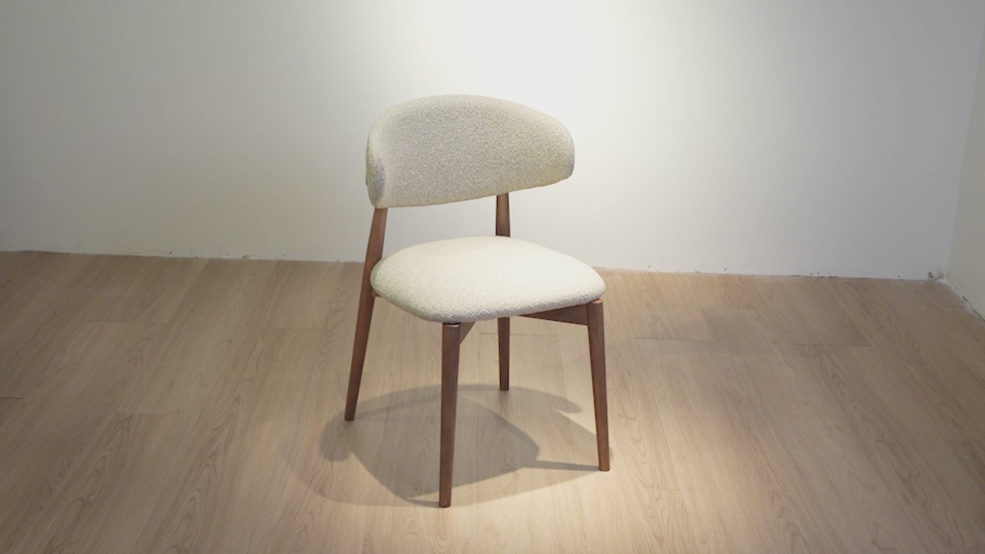 Load video: Nikari Dining Chair - Natural