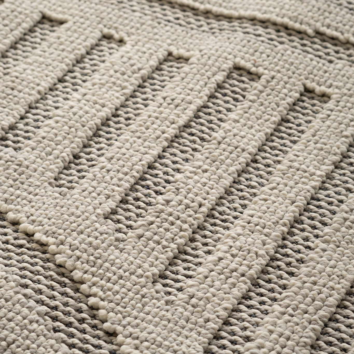 Utopia Grey Modern Wavy Lines Area Rug