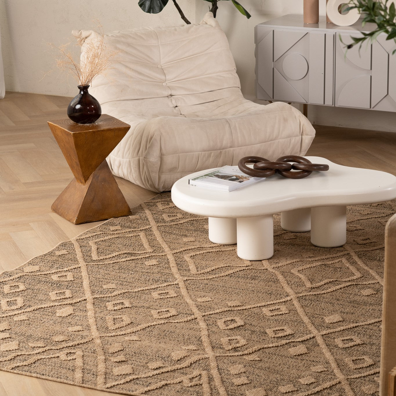 Utopia Beige Geometric Worn-Look Area Rug