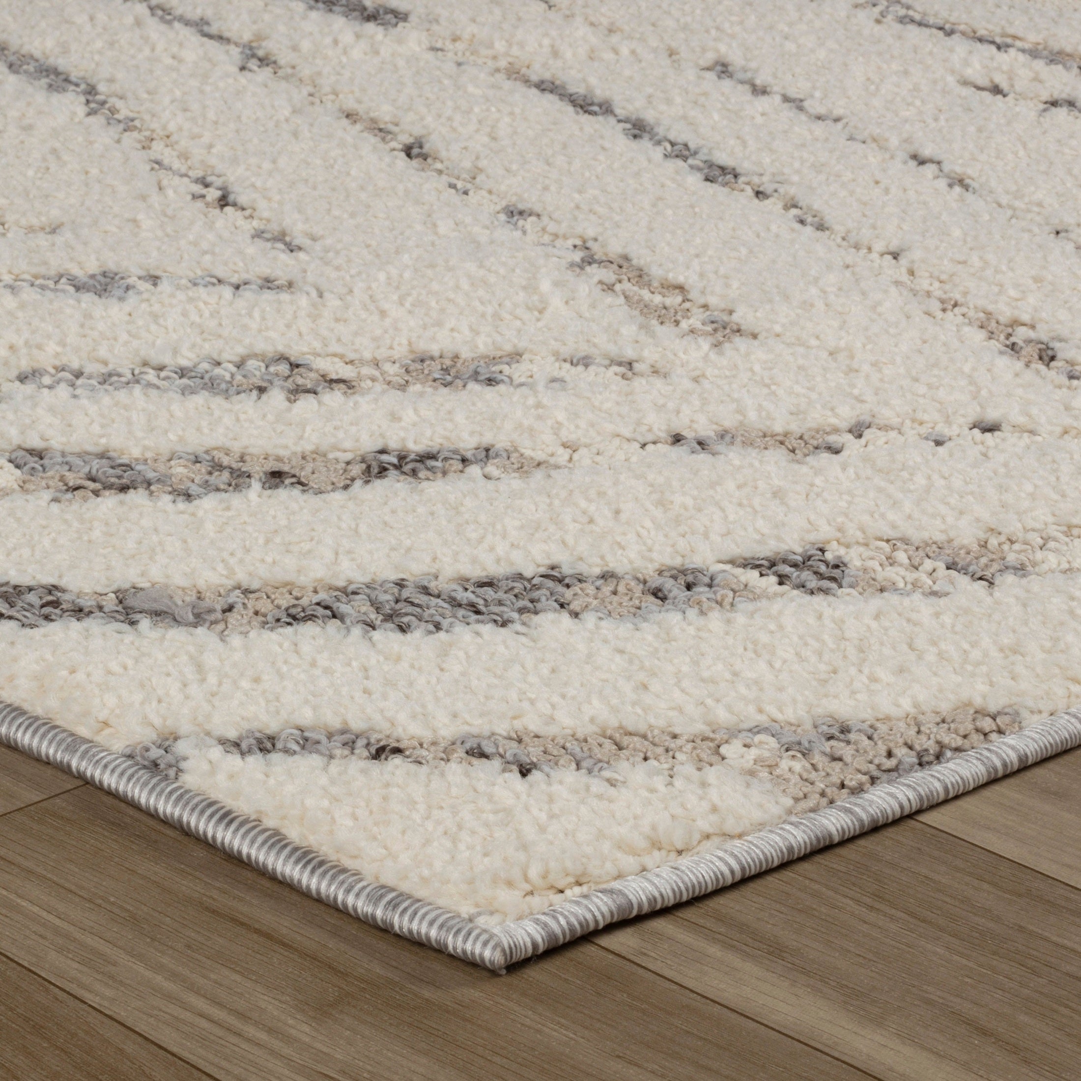 Valencia White Distressed Medallion Area Rug