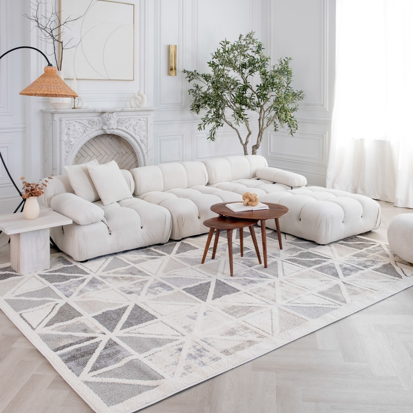 Valencia White Ornate Vintage-Inspired Area Rug
