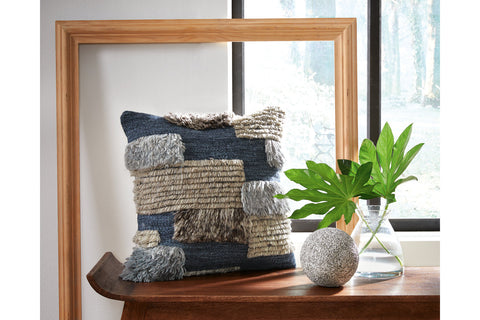 Gibbend Pillow (Set of 4)