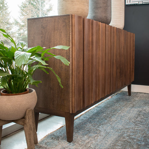 VERTICAL SIDEBOARD