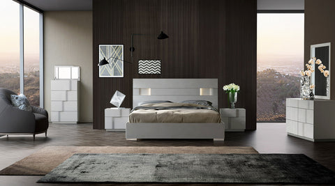 Yulie Glossy White Queen Bed