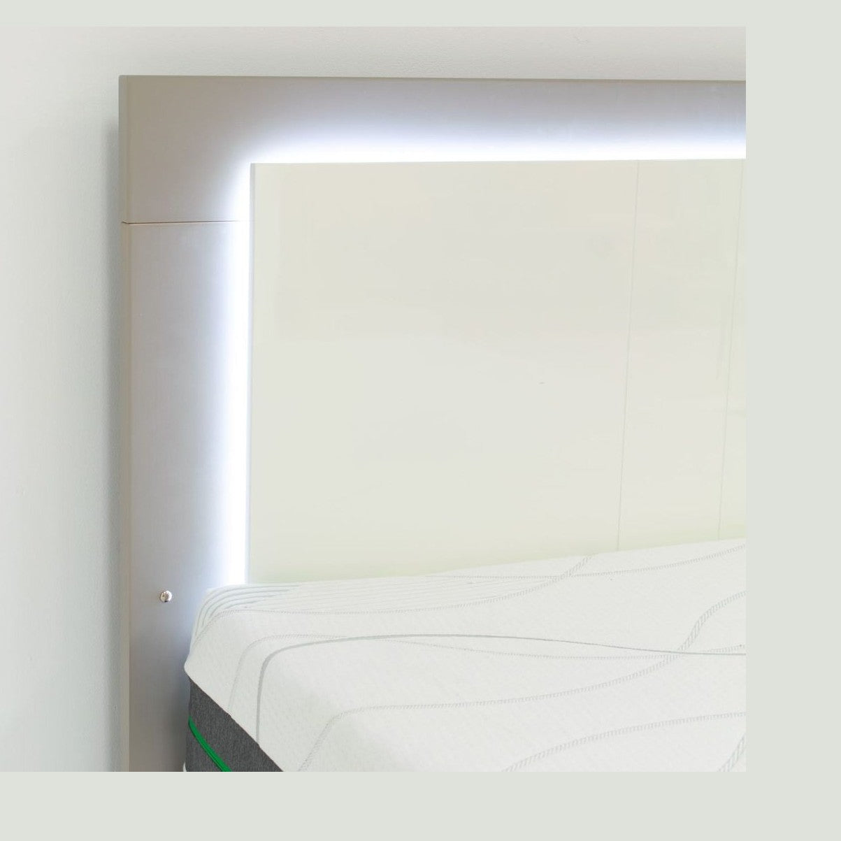 Patricia Queen Bed
