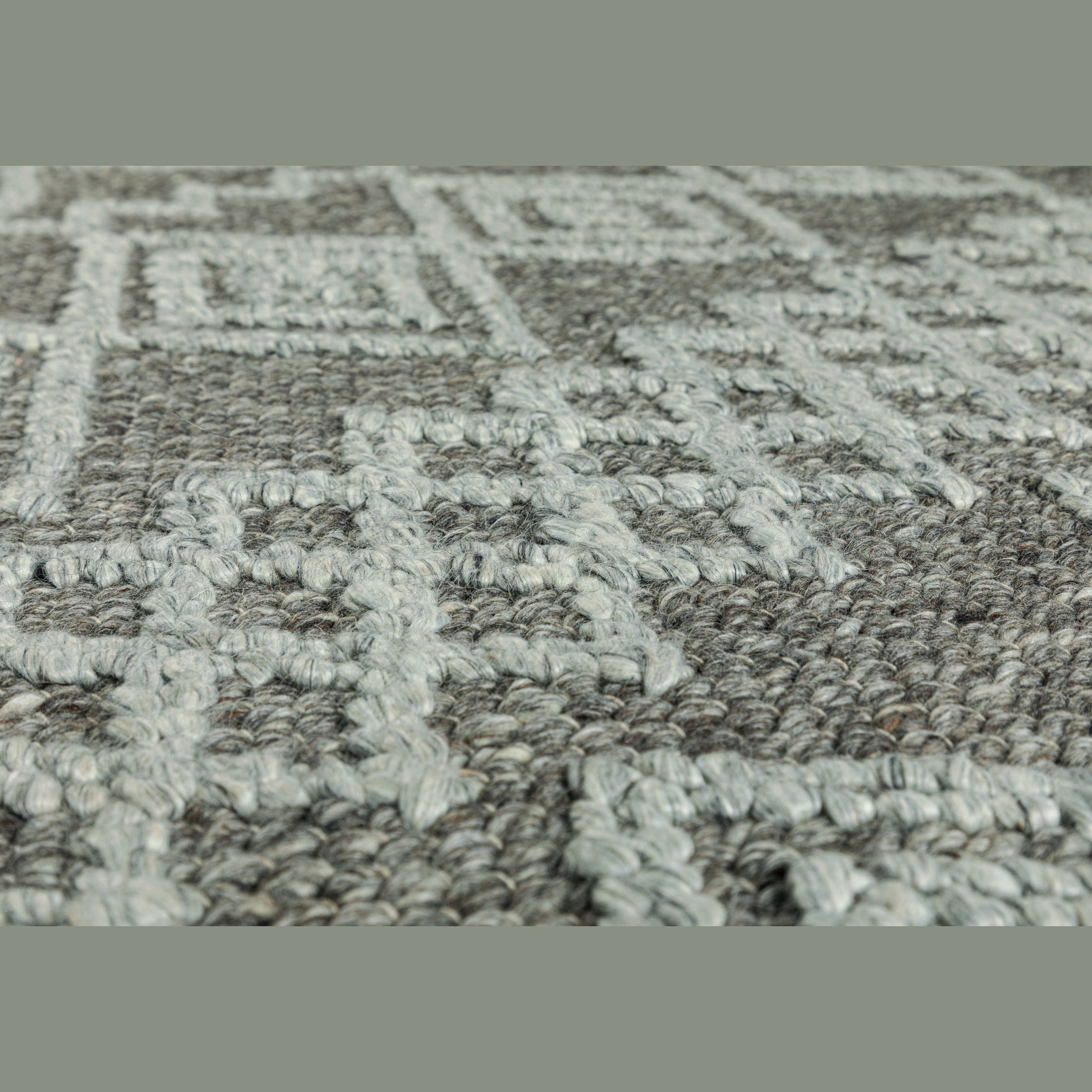 Fintona Hand Woven Rug Raven/Fog