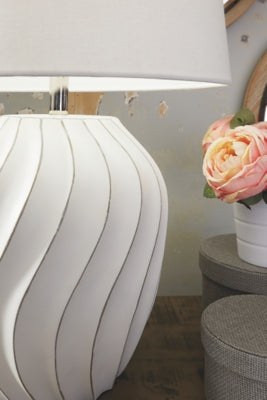 Hidago Table Lamp