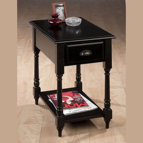 Chairside Table W/ Turned Leg & Quarter Round Edge